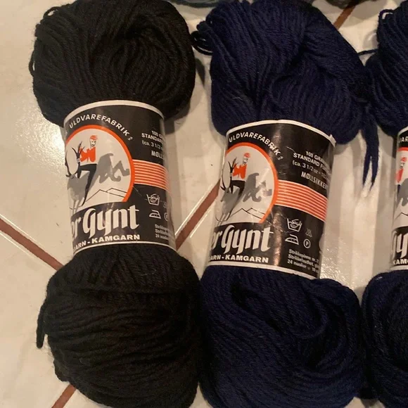 NWT & Vintage 7 Peer Gynt 100 grams various colors, & 1 Galway 100g Wool Yarn